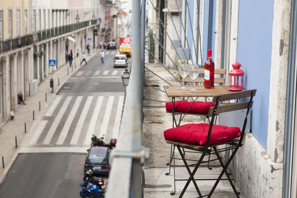 Joivy Downtown Blue Apartments Lisbon Room photo